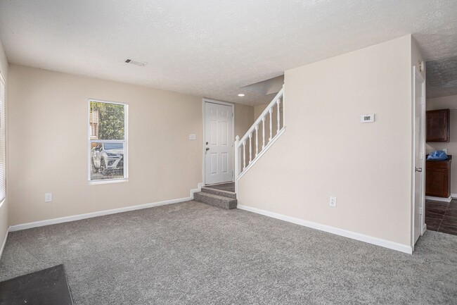 Foto del edificio - 3 bdrm, 2.5 bath in Decatur