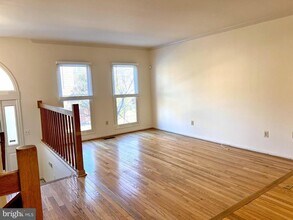 Building Photo - 1525 Templeton Pl