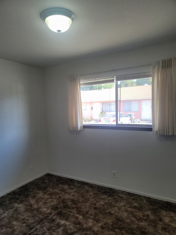 6105 44th St Unit 17, Sacramento, CA 95824 Room for Rent in
