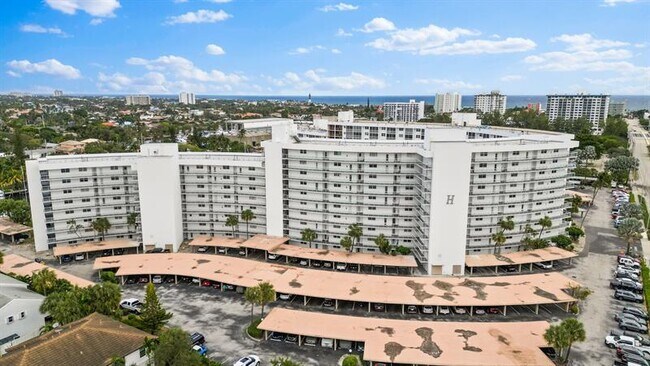 Building Photo - 2731 NE 14th Street Causeway