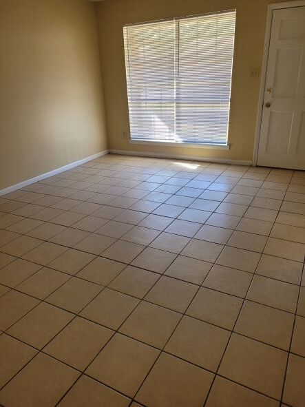 Building Photo - 3903 Monterey Dr