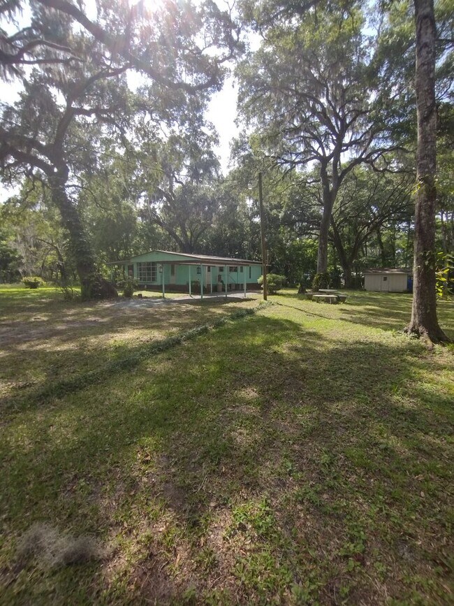 Foto del edificio - 2 bedroom 2 bathroom Lake House with a bonus room