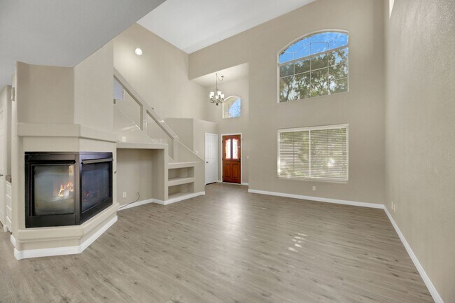 Building Photo - GATED 3 bed with large loft, dreamy backya...