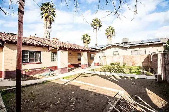 Building Photo - 735 Fresno St