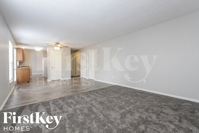 Foto del edificio - 7474 Carnation Ln