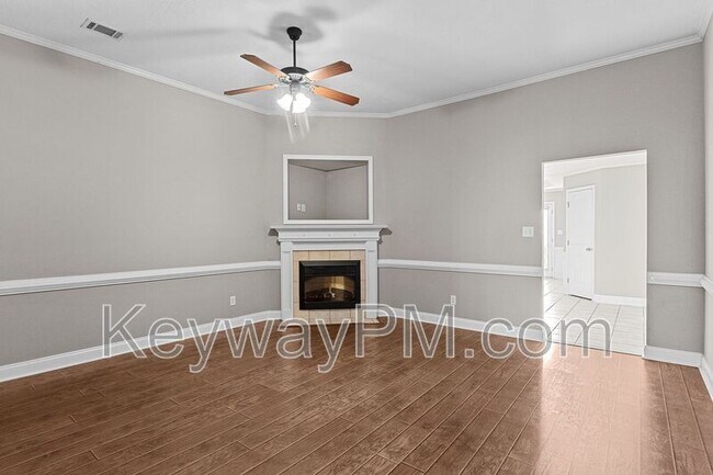 Foto del edificio - 823 Whispering Willow Ct