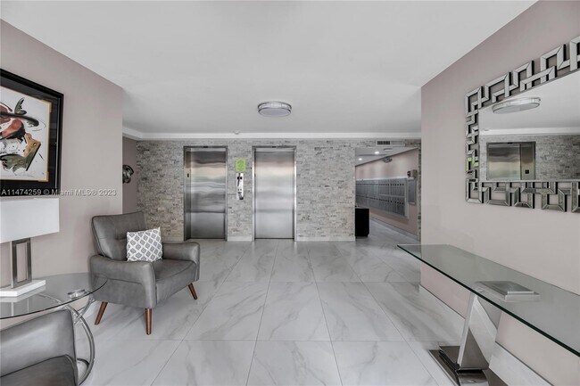 Foto del edificio - 2851 S Palm Aire Dr