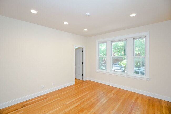 Foto del edificio - 2639 W George St