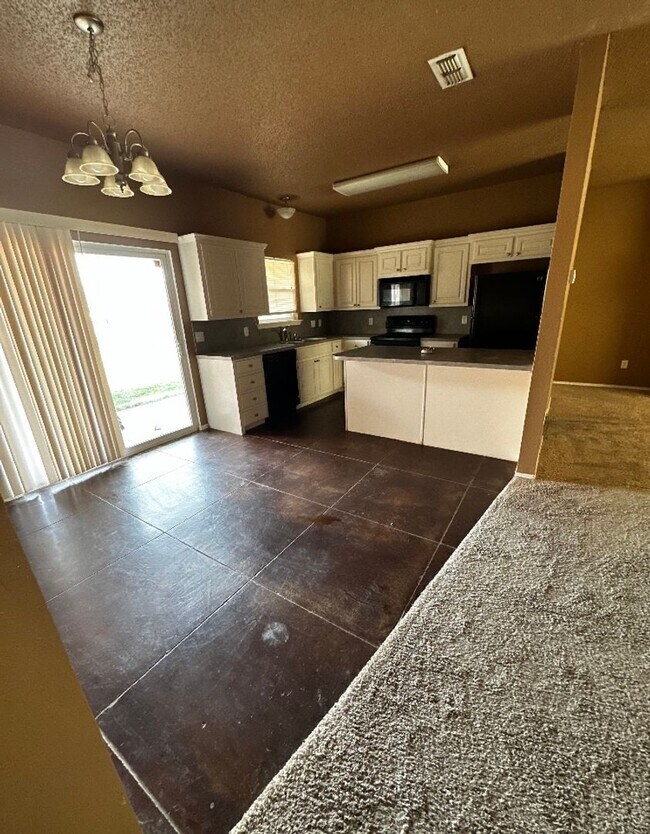 Building Photo - Incredible 3 bedroom, 2 bath