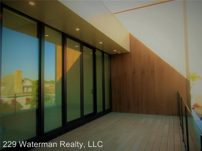 Building Photo - 229 Waterman St