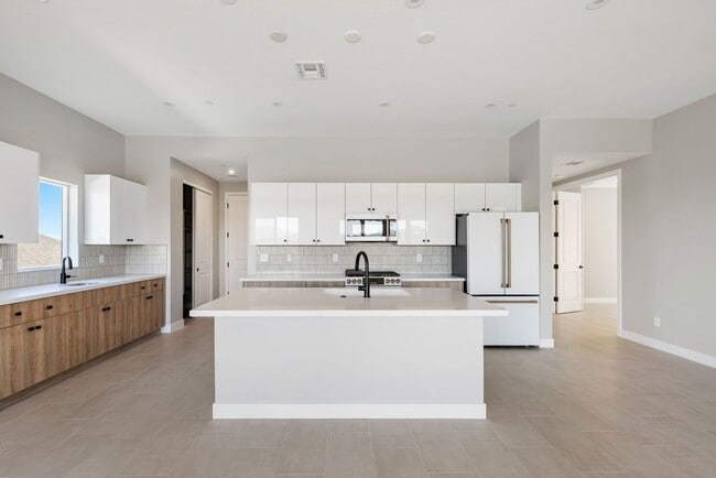 Building Photo - 1338 Rockwood Dr