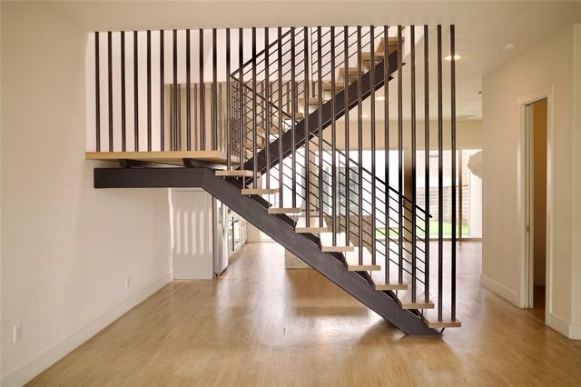 Building Photo - 207 Adrian Dr