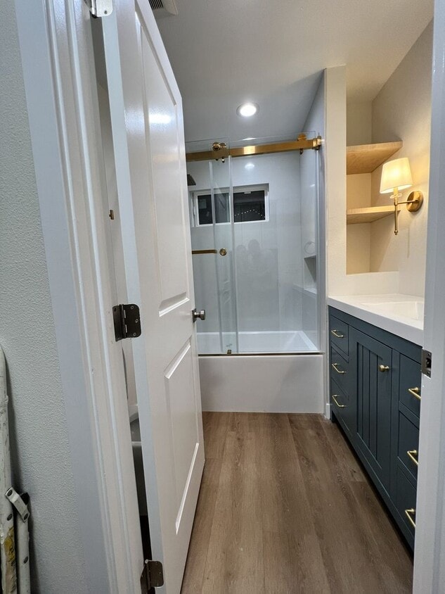 Building Photo - Charming ranch-style home located in a wonderful Tustin neighborhood