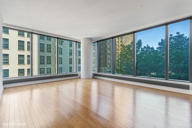 Building Photo - 60 E Monroe St