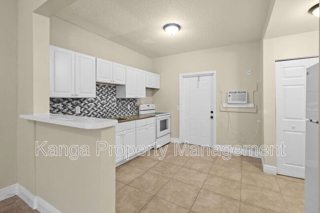 Photo - 3721 Henry Ave Apartment