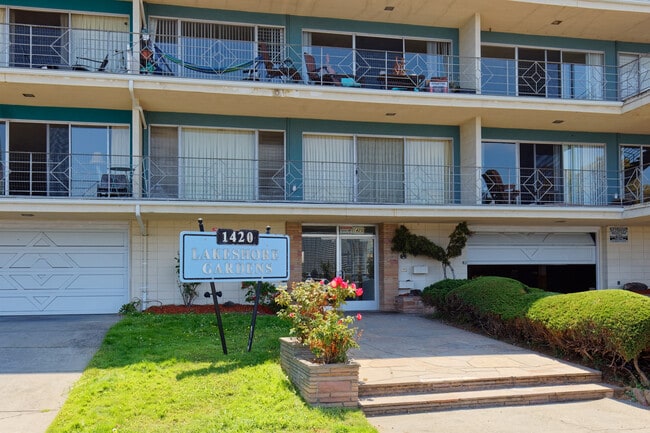 Foto del edificio - Lakeshore Gardens