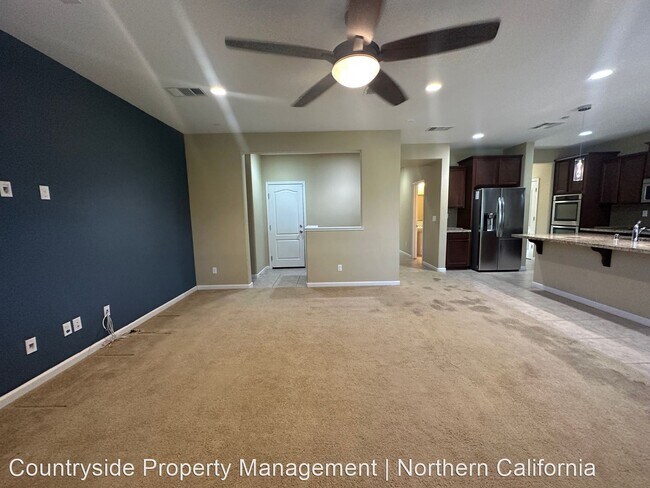 Building Photo - 4 br, 3.5 bath House - 731 Sawtooth Street