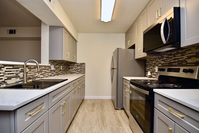 Foto del edificio - 2nd Level Specious One Bedroom Condo at Copper Sands!