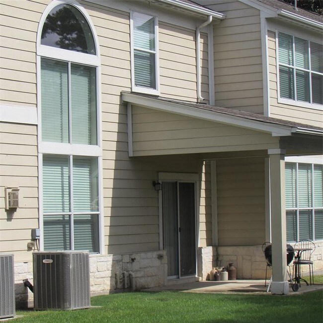 Building Photo - 13600 Breton Ridge St