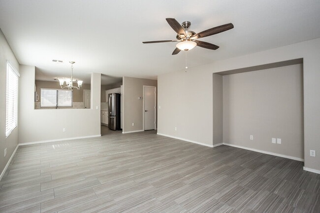 Building Photo - 9246 N 86th Ave