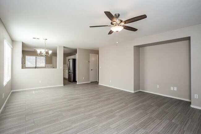 Foto del edificio - 9246 N 86th Ave