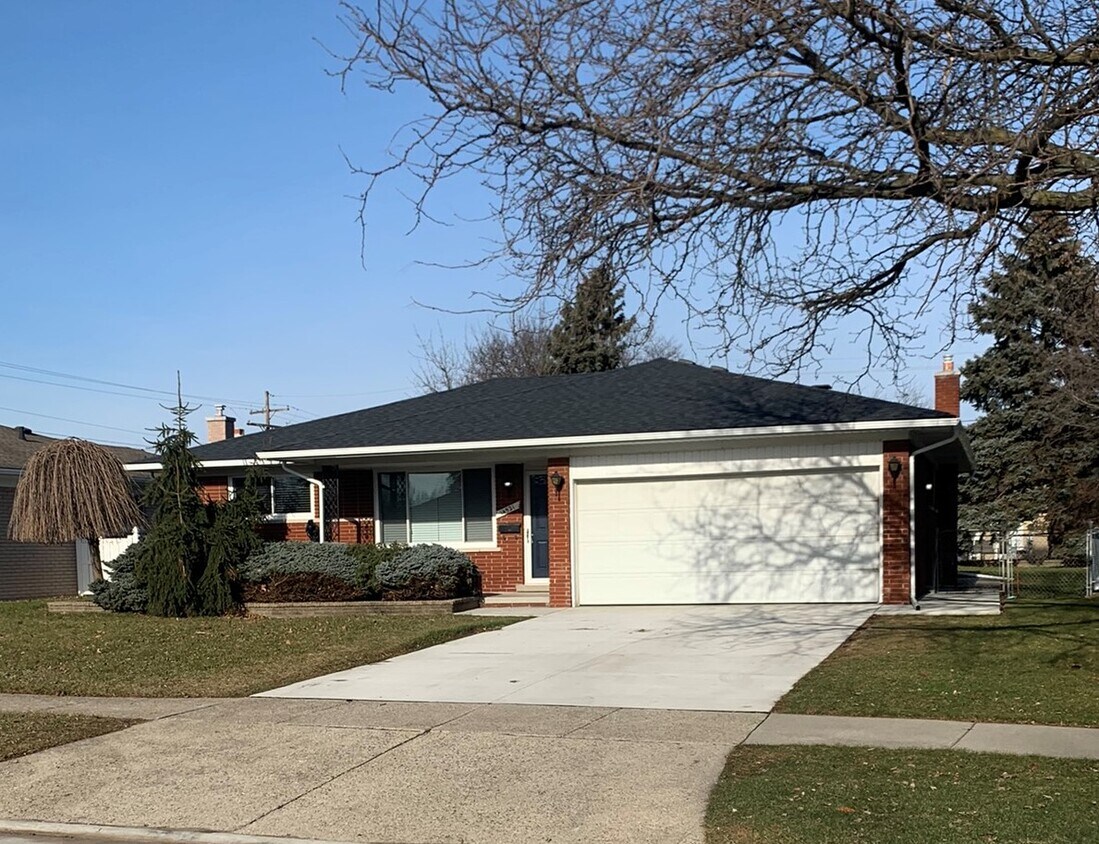 Primary Photo - 14521 Valusek Dr