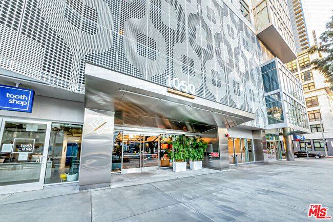 Foto del edificio - 1050 S Grand Ave