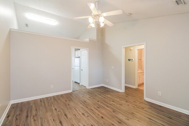 Foto del edificio - 720 Dellwood Dr