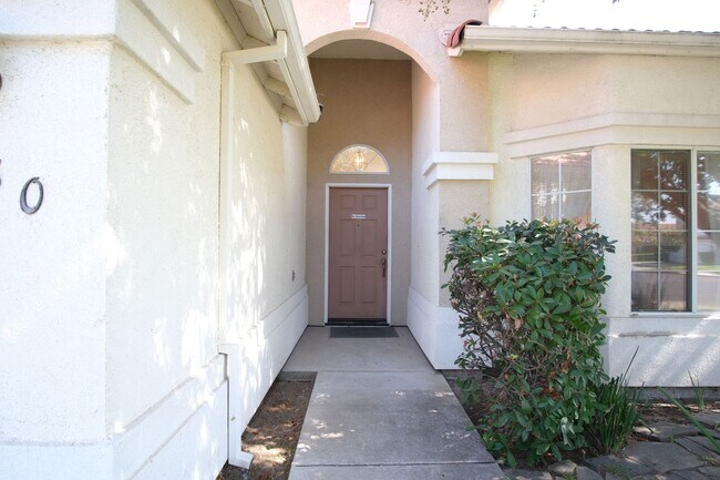 Foto del edificio - Charming Ceres Home with a spacious backyard!