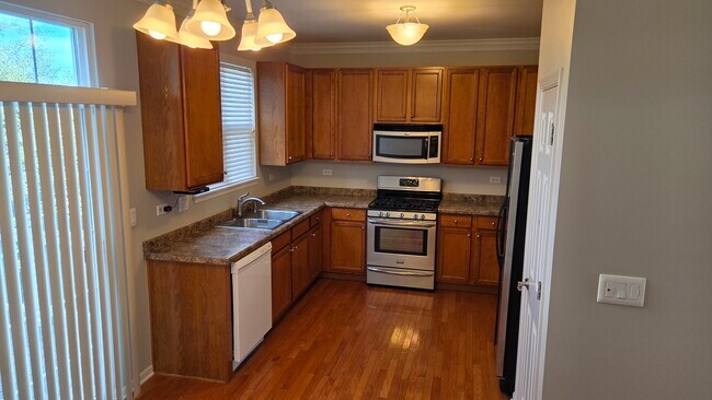 Foto del edificio - 3419 Bradbury Cir