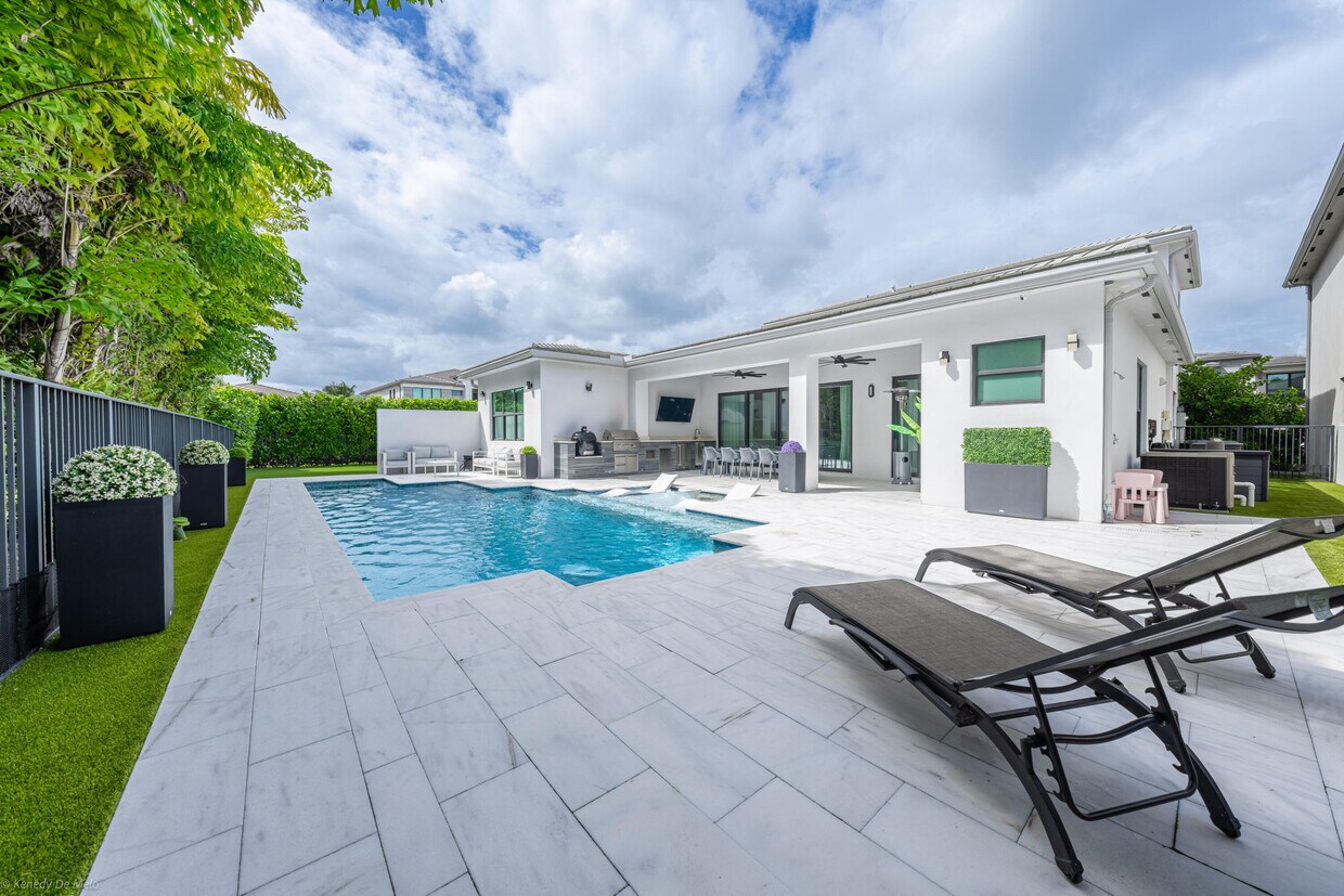 Foto principal - 8652 Dream Falls St