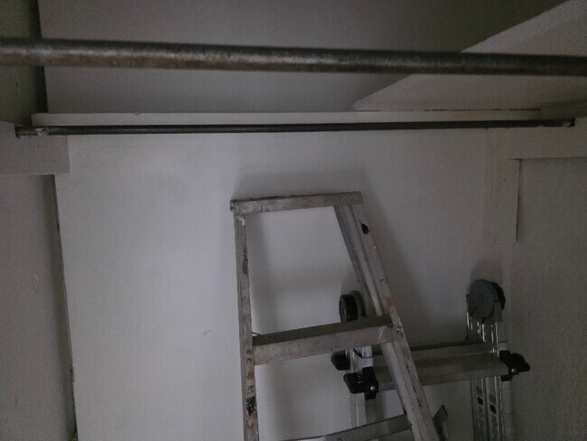 Building Photo - 1711 1/2 Agua Fria St