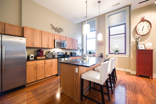 Building Photo - Fifth Avenue School Lofts