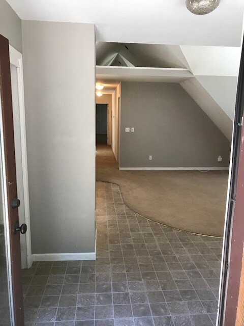 Building Photo - 24519 Highland Way