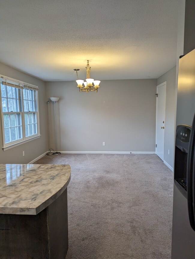Dining room - 10 Ambassador Dr