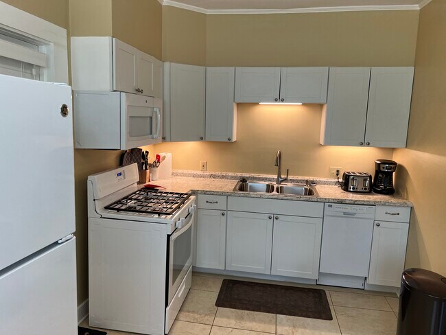 Foto del edificio - 105 Hillcrest St