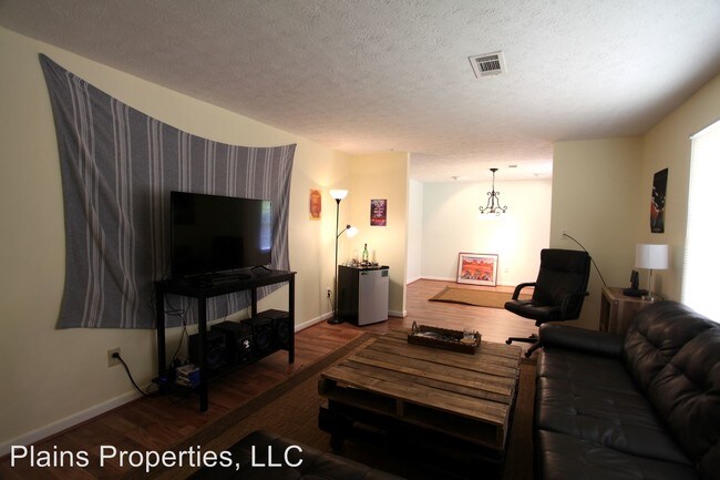 Building Photo - 3 br, 2 bath House - 1204 Jenkins Drive