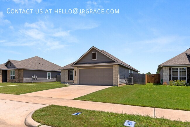Foto del edificio - 3917 Centerfire Rd