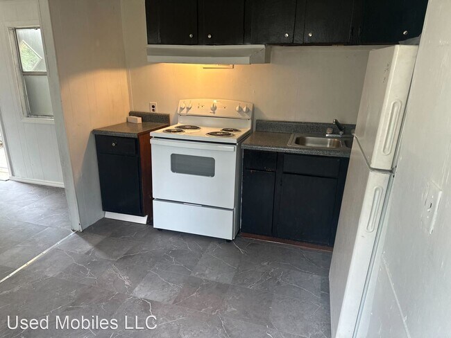 Building Photo - 2 br, 1 bath House - 535 Coconut Circle