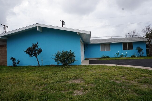 Building Photo - Cozy 4 Bedroom 2 Bathroom House in Glendora