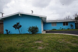 Building Photo - 1114 E Ada Ave