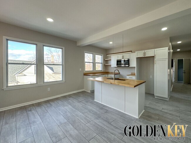 Building Photo - 3854   31st Street
