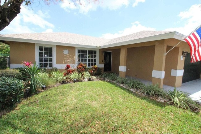 Photo - 147 NW 10th Ave (Delray Beach, FL) House