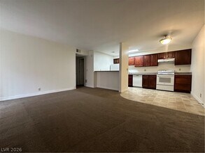Building Photo - 4320 Sandy River Dr