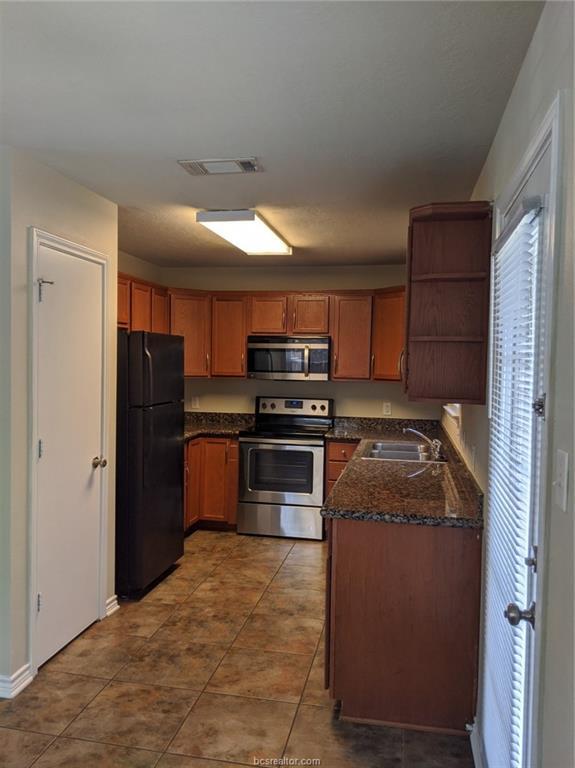 Building Photo - 805 Pasler St