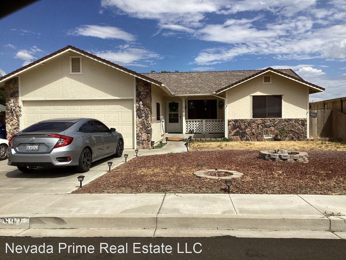 2 br, 2 bath House 690 Palomino Dr House Rental in Fernley, NV
