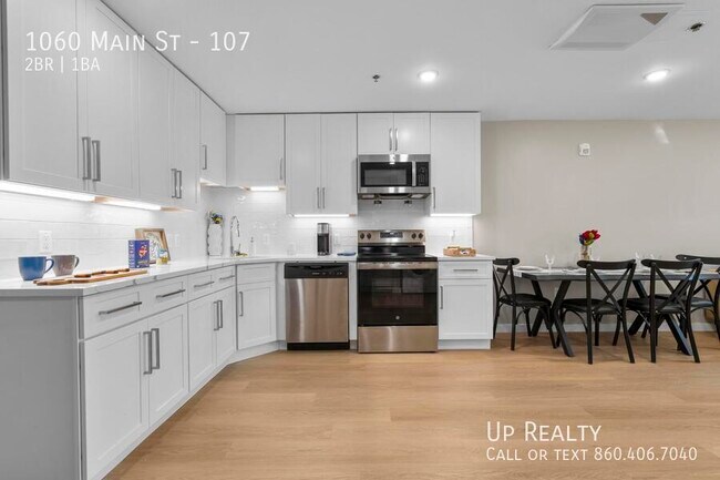 Building Photo - 1060 Main St