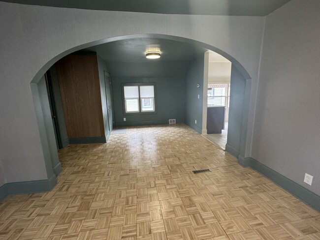 Building Photo - 1618 Washington St NE