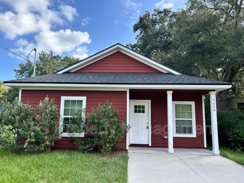 Foto principal - 4640 Ave D