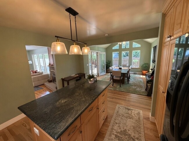 Building Photo - 3759 Alta Loma Dr E